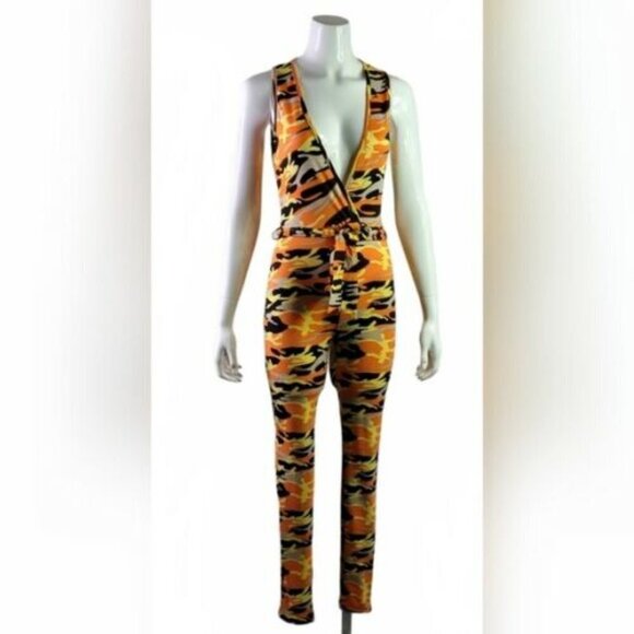 Boutique Sleeveless Camouflage Green Deep V- Neck Jumpsuit - Picture 10 of 12